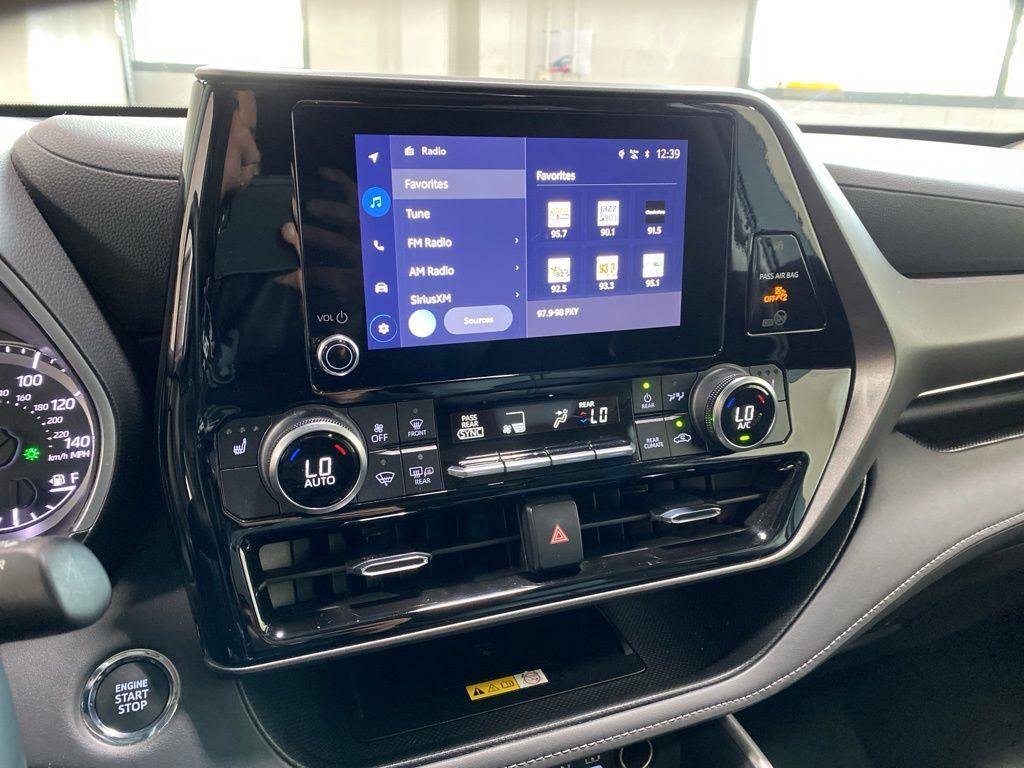 Used 2023 Pearl Toyota XLE image 4