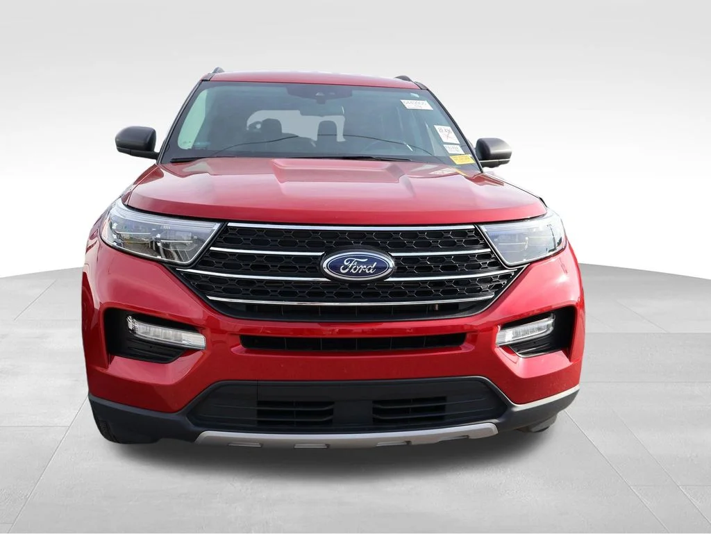 Certified Used 2022 Red Metallic Ford XLT image 7