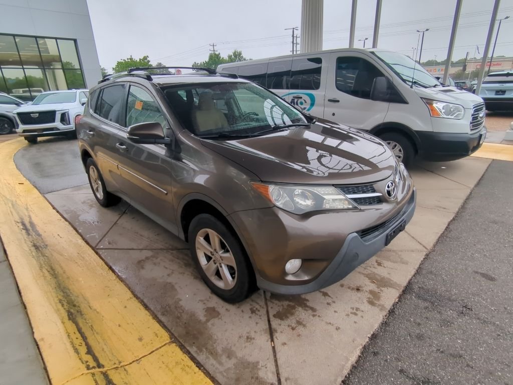 Used 2013 Brown Toyota XLE image 1