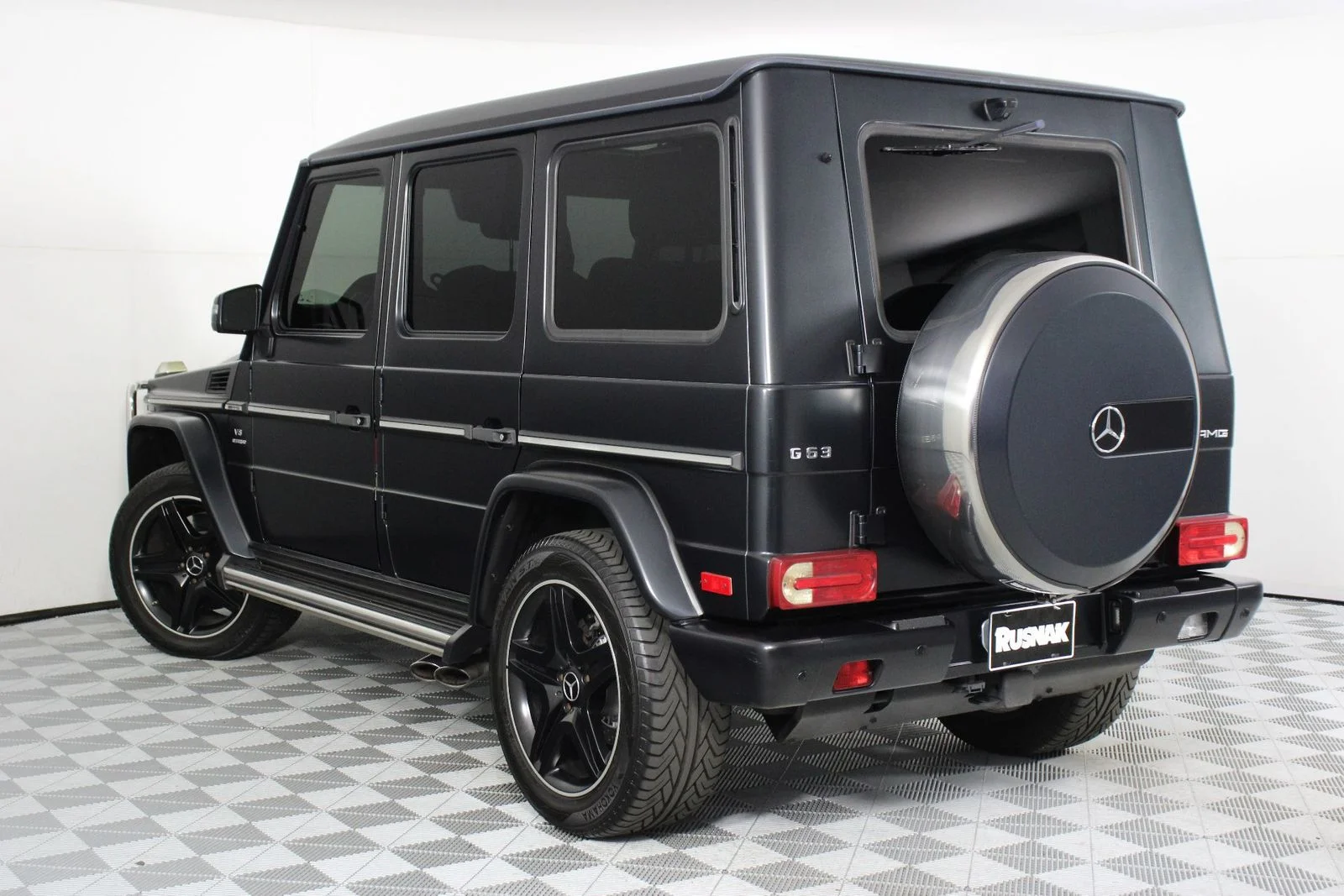 Used 2015 designo Magno Night Black Mercedes-Benz G 63 AMG® image 2