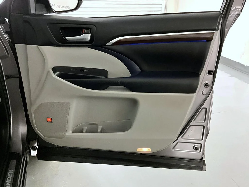 Certified Used 2016 Gray Toyota Limited image 16