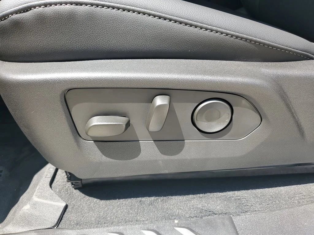 2026 Chevrolet Colorado LT - Photo 21