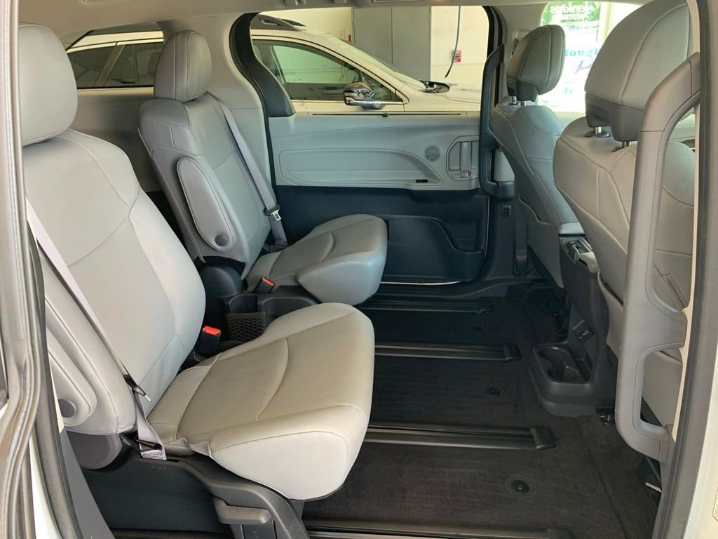 2024 Toyota Sienna XLE - Photo 20