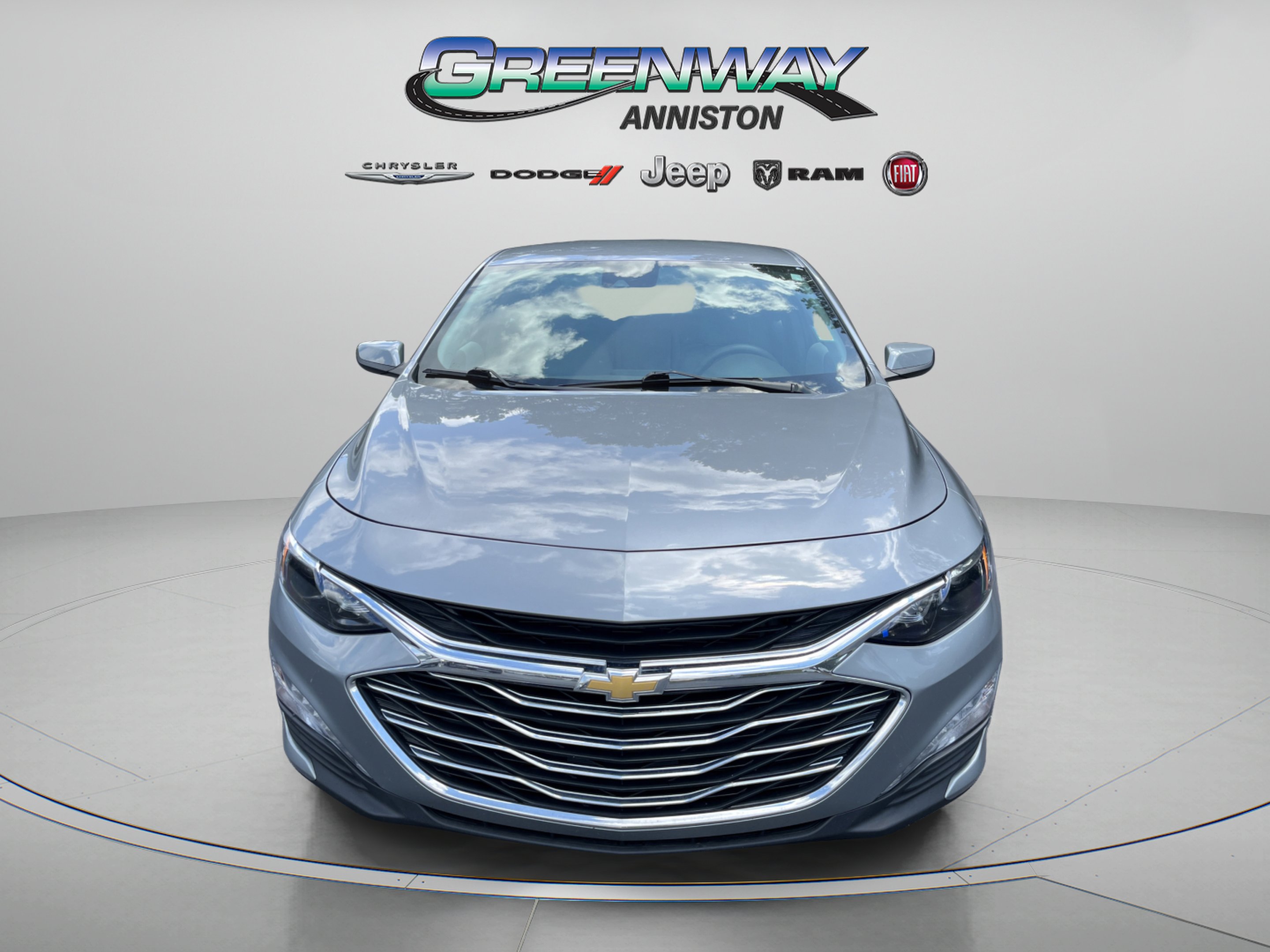 Used 2025 Sterling Gray Metallic Chevrolet  image 2