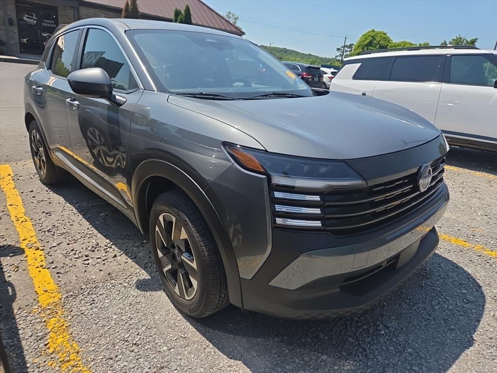 Used 2025 Gray Nissan SV image 3