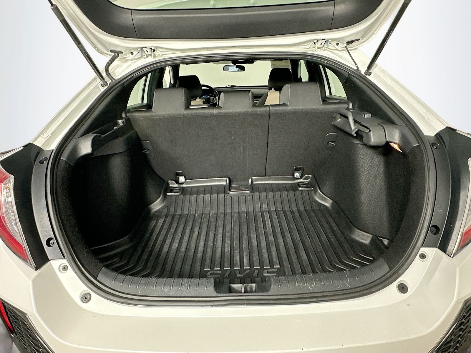Used 2018 White Honda EX image 25