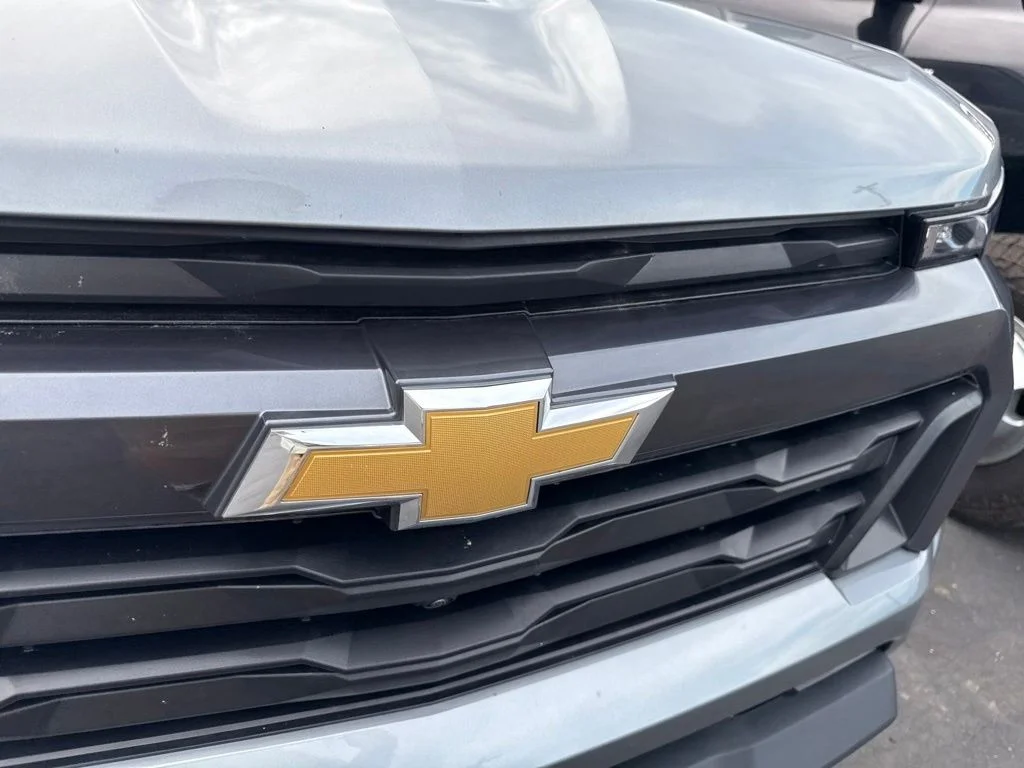 Used 2025 Gray Chevrolet LT image 15