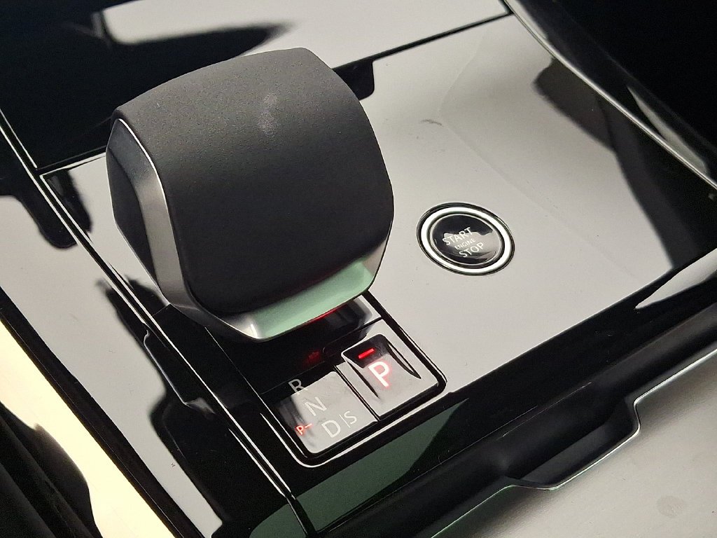 New 2027 Charente Grey Prem Met Land Rover Dynamic SE image 12