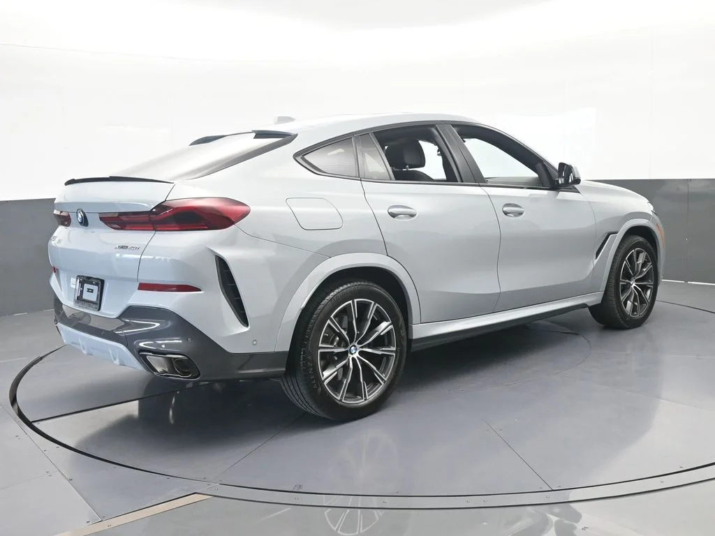 Used 2026 Gray Metallic BMW xDrive40i image 6