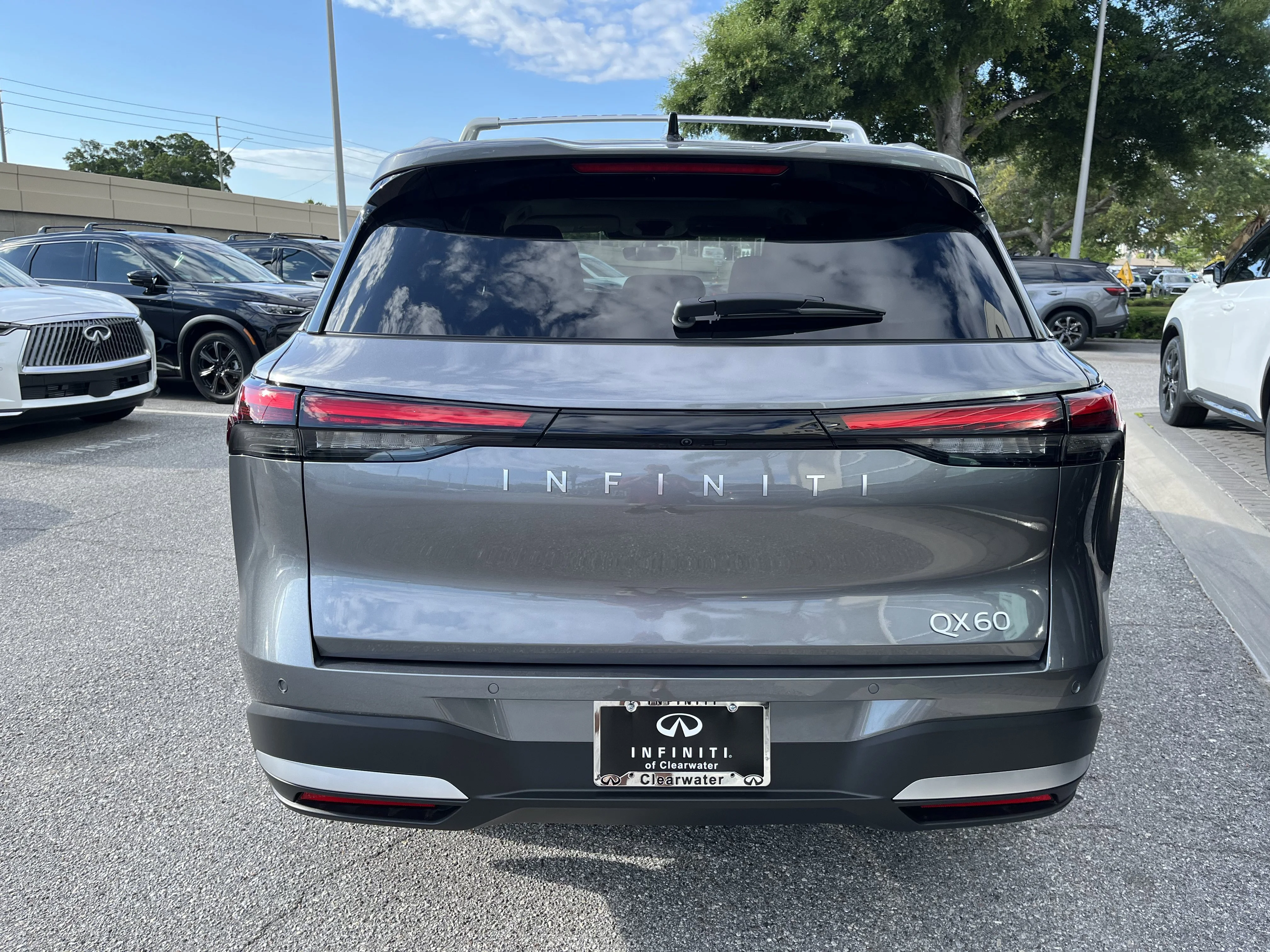 New 2027 Graphite Shadow INFINITI LUXE image 4