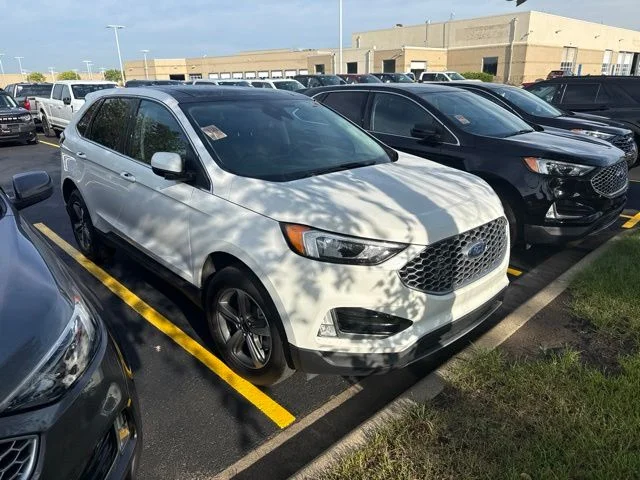 Used 2024 White Ford SEL image 2