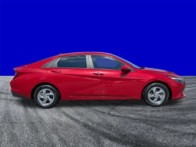 Certified Used 2022 Scarlet Red Hyundai SE image 3