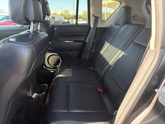 Used 2017 Gray Jeep Latitude image 29