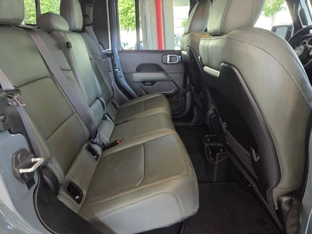 Used 2024 Gray Jeep Mojave image 14