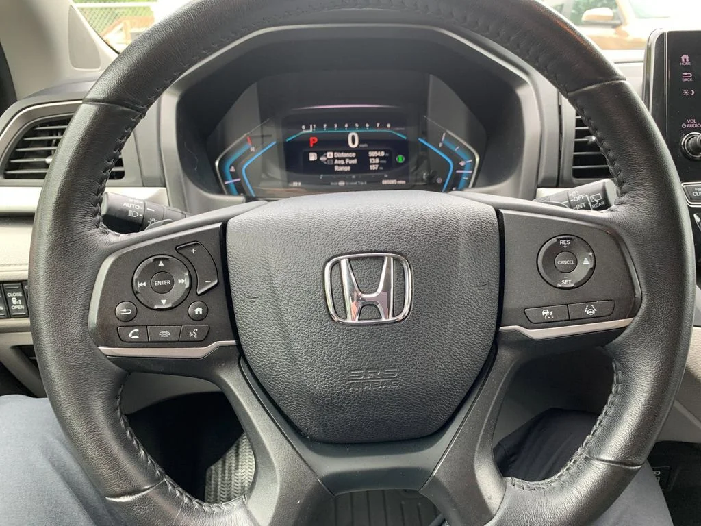 Used 2022 Silver Honda EX-L image 27
