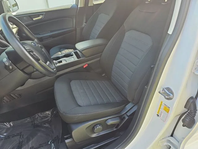Used 2022 White Ford SE image 17