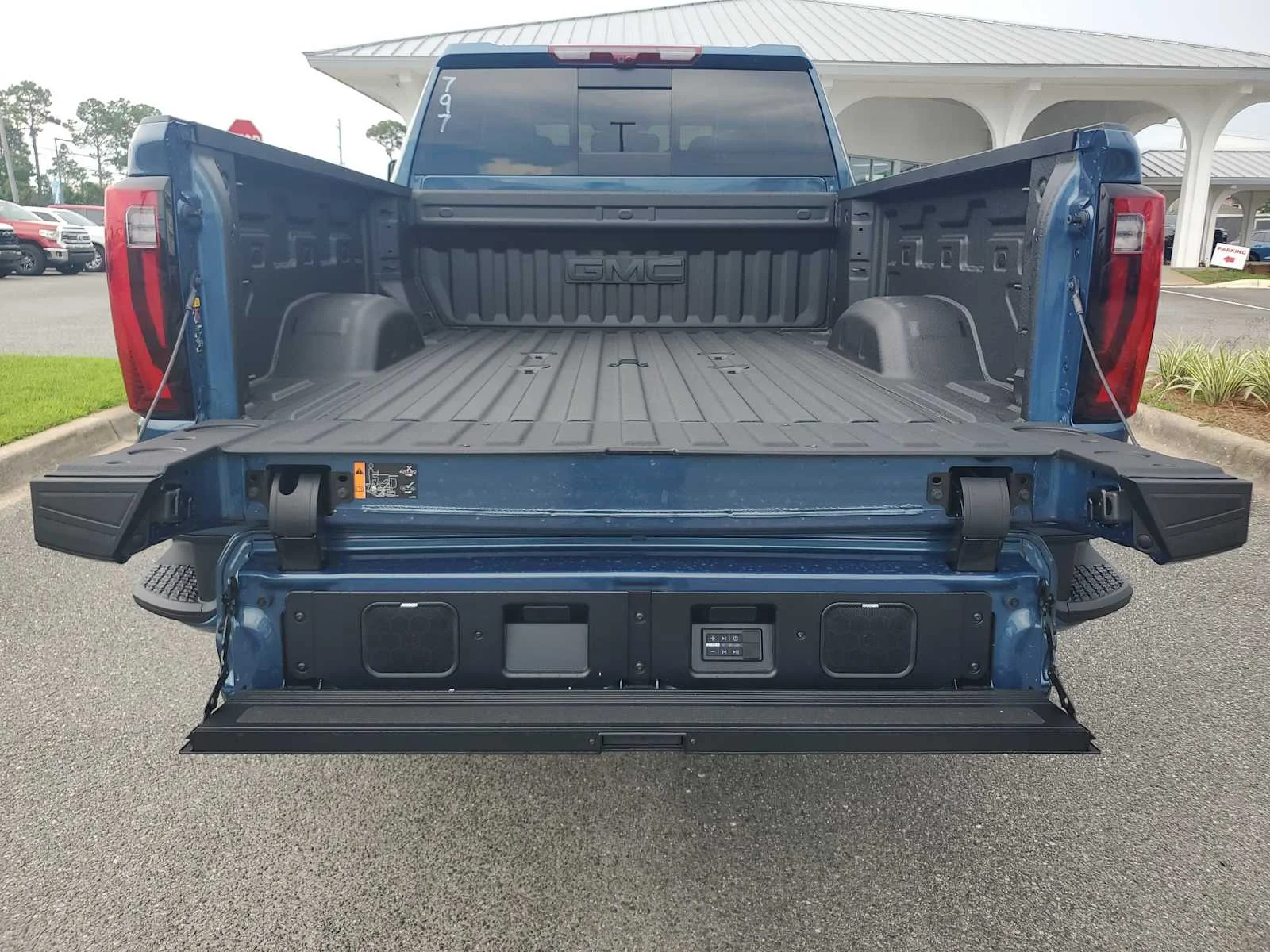 2026 GMC Sierra 2500HD Denali Ultimate - Photo 20