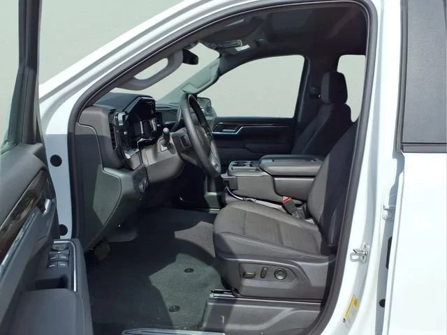Used 2026 Summit White Chevrolet LT image 15