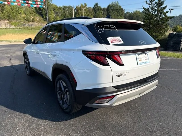 Used 2026 White Hyundai SEL image 5