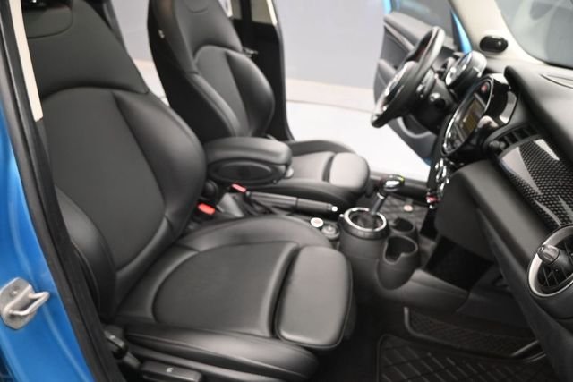 Used 2015 Blue MINI Base image 12