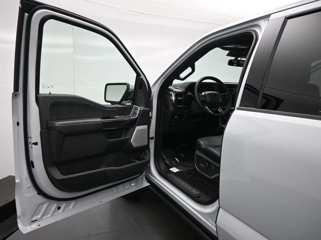 2025 Ford F-150 Platinum - Photo 8