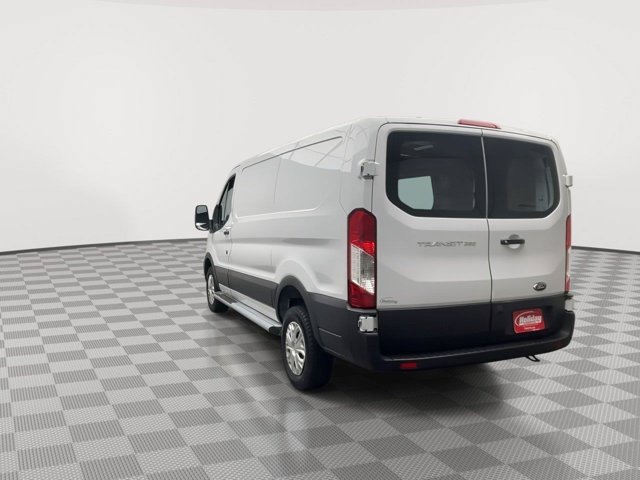 Used 2025 Oxford White Ford 250 image 28