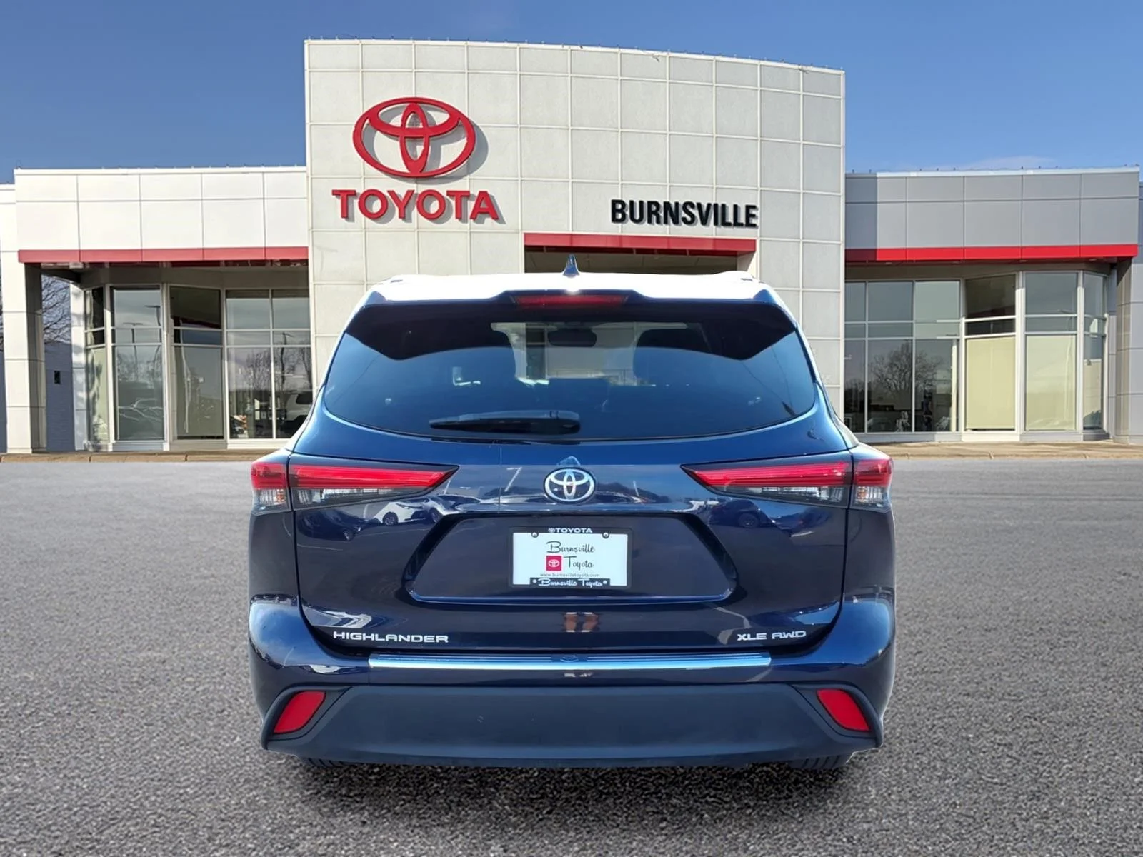 Certified Used 2022  Toyota XLE image 5