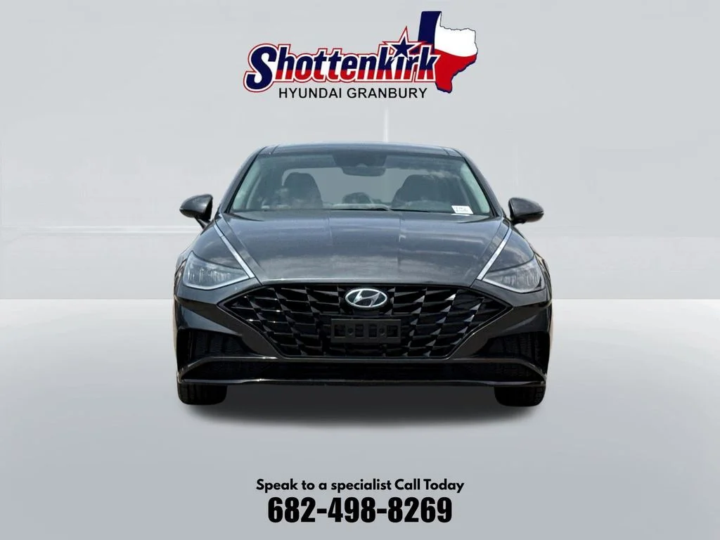 Used 2021 Gray Hyundai SEL image 2