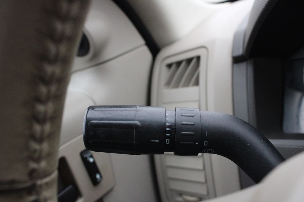 Used 2010 Black Ford XLT image 10