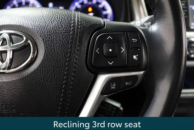 Used 2018 Gray Toyota SE image 19