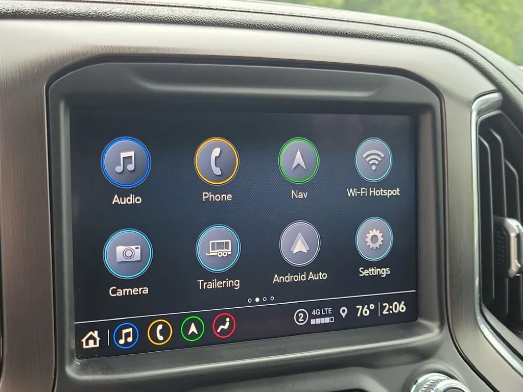 Used 2021 White GMC AT4 image 28