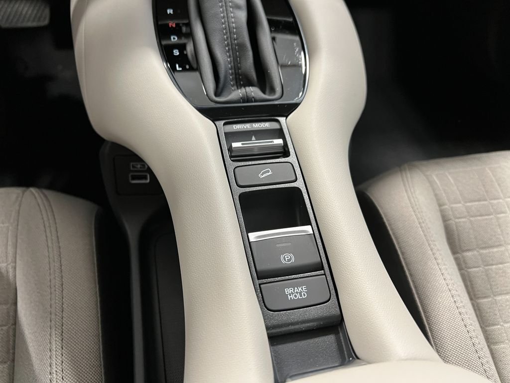 2025 Honda HR-V LX - Photo 18