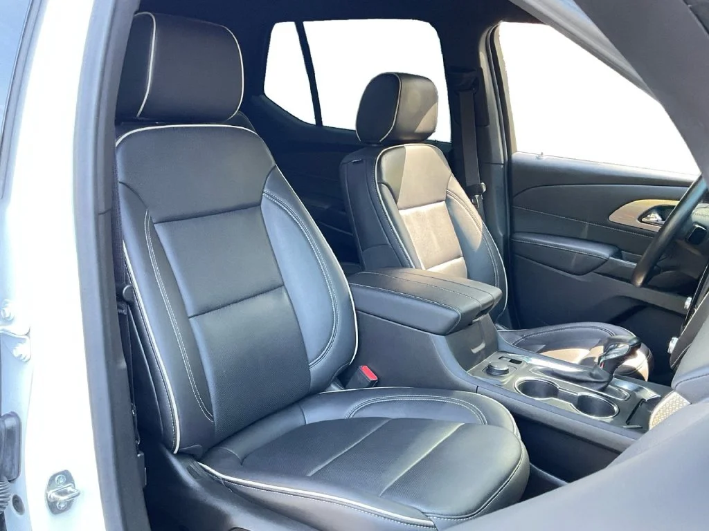Used 2022 Beige Chevrolet Premier image 29