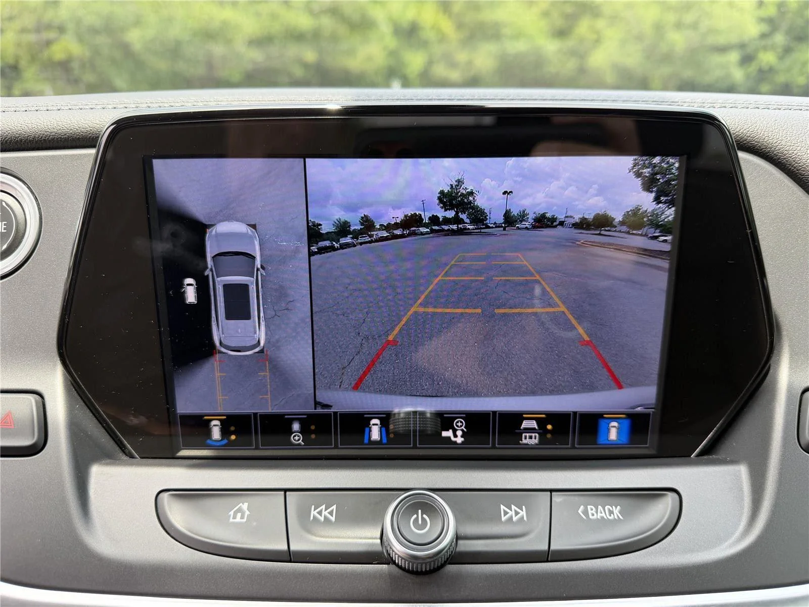 Used 2021 Silver Ice Metallic Chevrolet LT image 13
