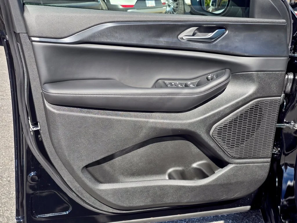New 2027 Black Jeep Laredo X image 35