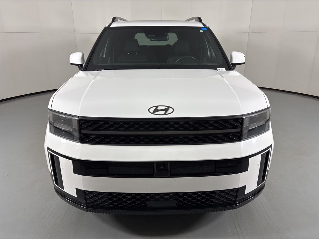 Used 2025 White Hyundai Calligraphy image 3