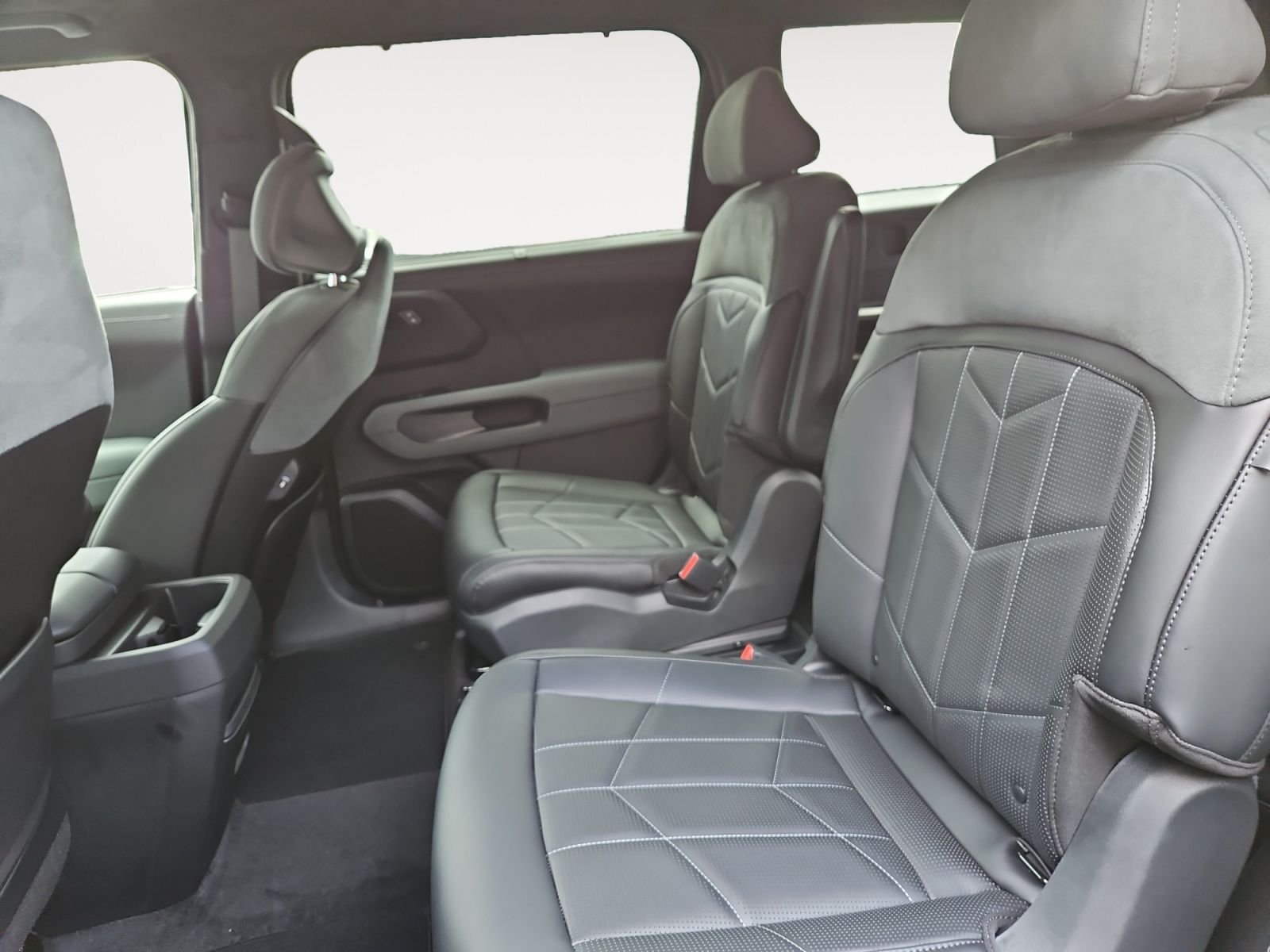 New 2027 Ebony Black Kia X-LINE SX PRESTIGE image 13