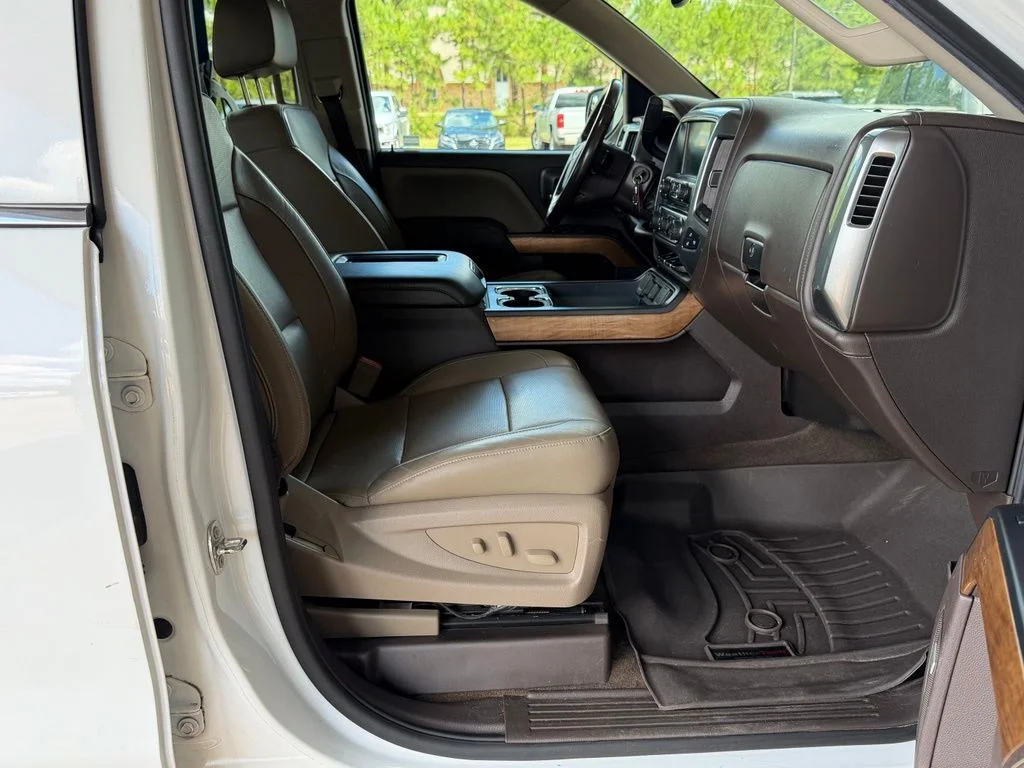 Used 2018 White Chevrolet LTZ image 7