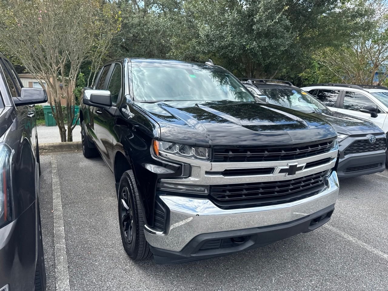 Used 2021 Black Chevrolet LT image 3