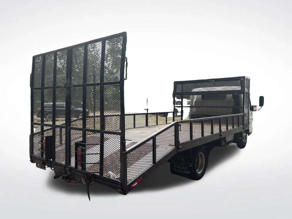 Used 2015  Mitsubishi FUSO image 4