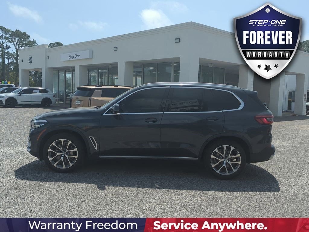 Used 2019 Gray BMW xDrive40i image 5