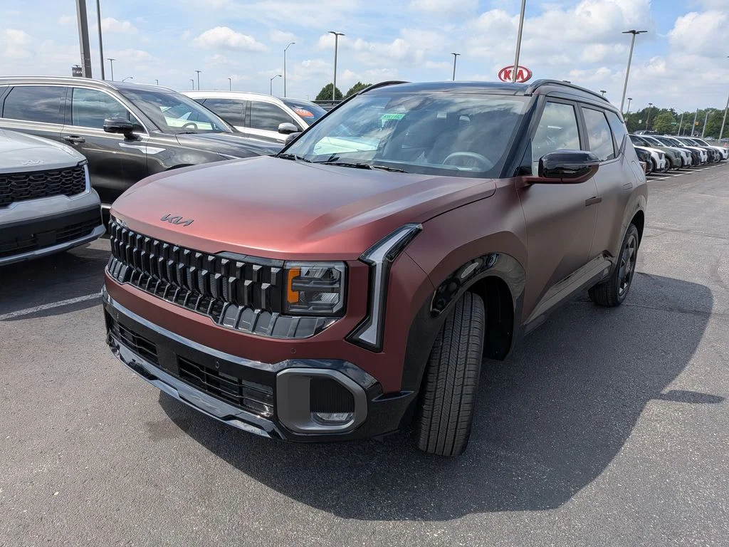 New 2027 Magma Red Matte Kia X-Line S image 30