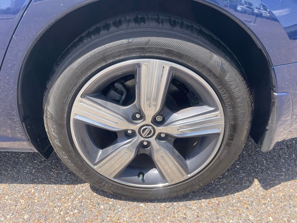 Certified Used 2022 Blue Nissan 2.5 S image 17