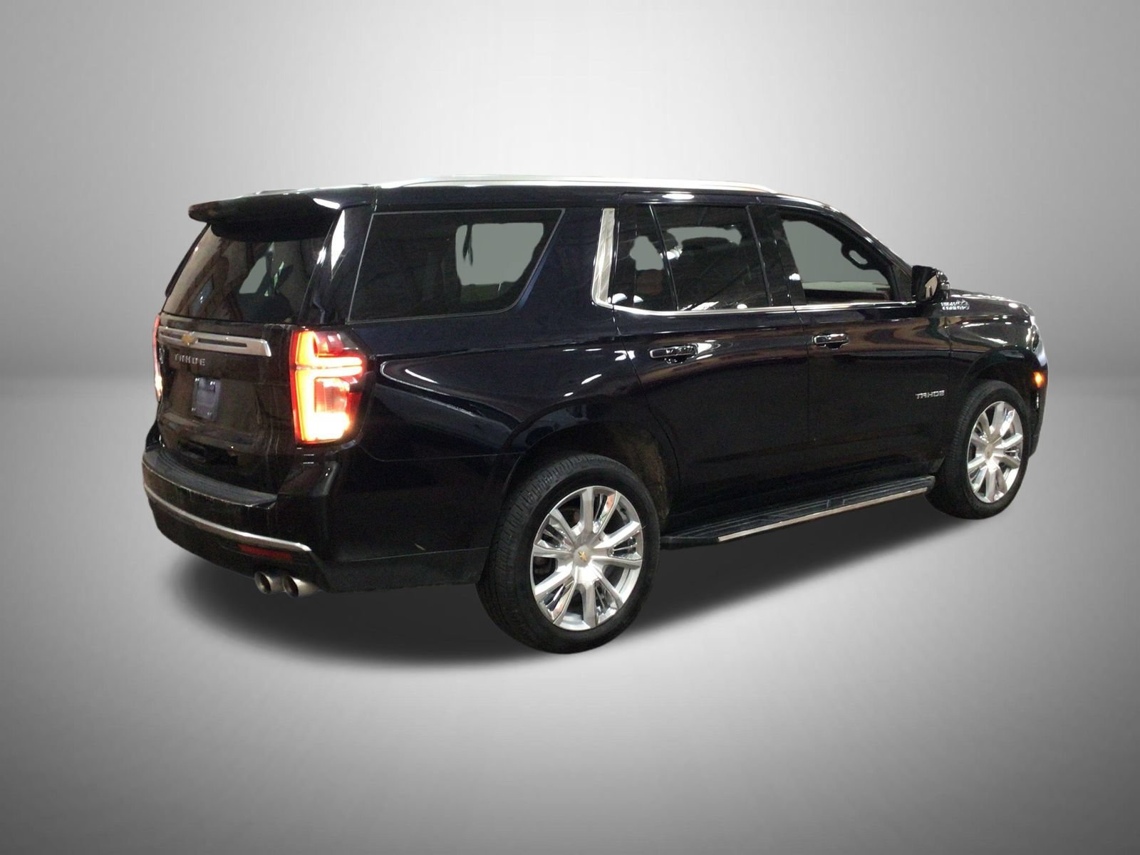 Used 2023 MIDNIGHT BLUE METALLIC Chevrolet High Country image 3