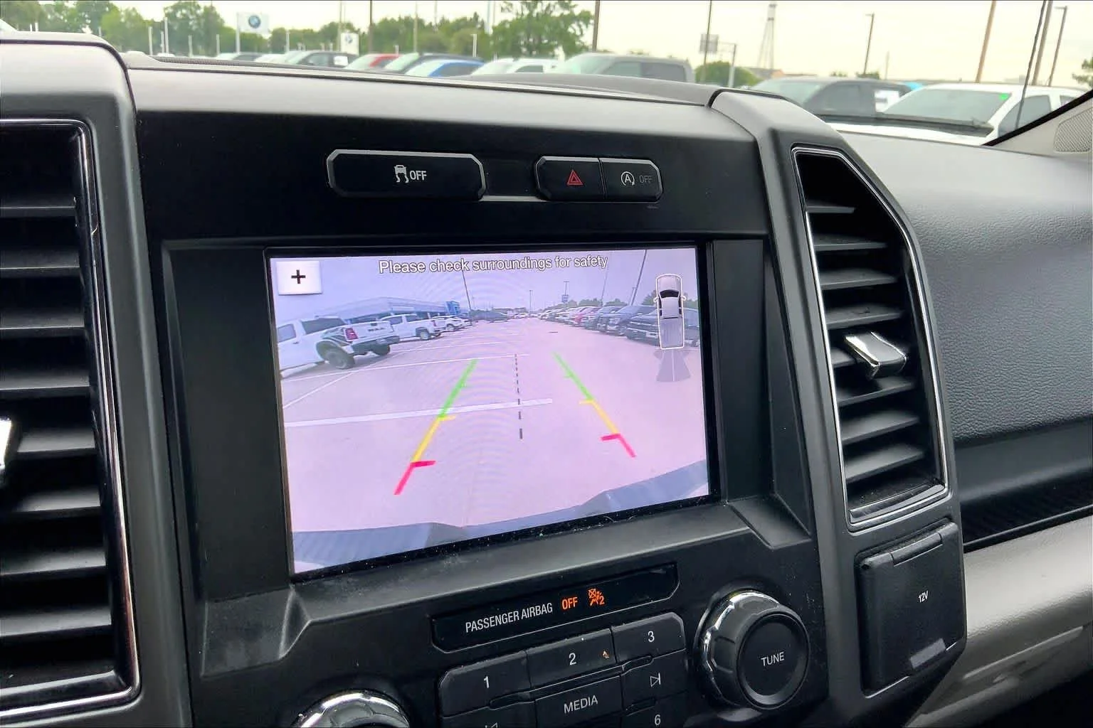 Used 2019 Ingot Silver/Magnetic Ford XLT image 28