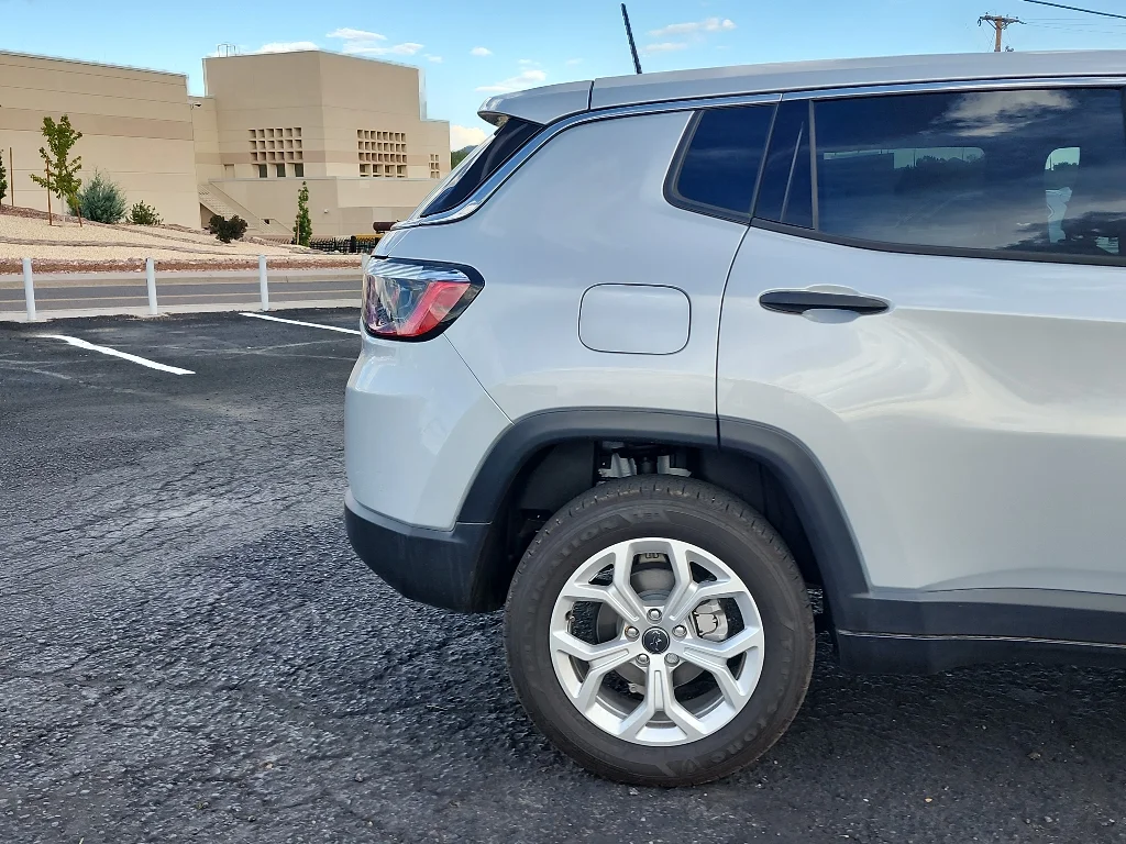 Used 2025 Silver Zynith Metallic Clearcoat Jeep Sport image 5