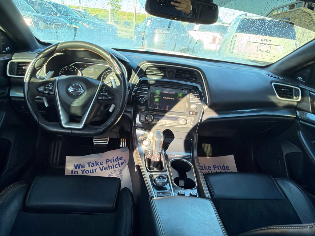 Used 2019 White Nissan SR image 14