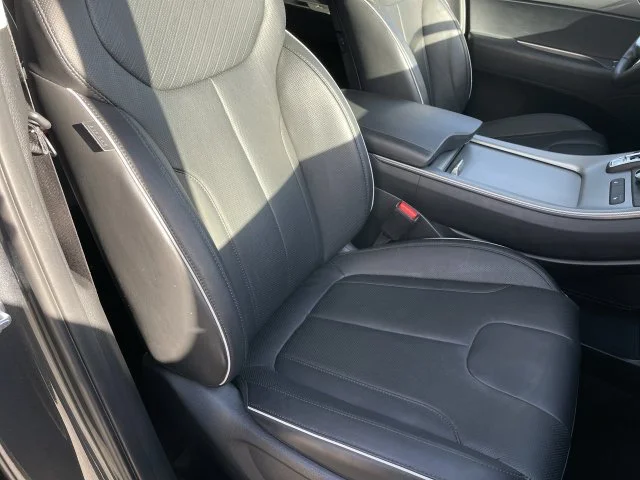 Used 2025 Gray Hyundai SEL image 25