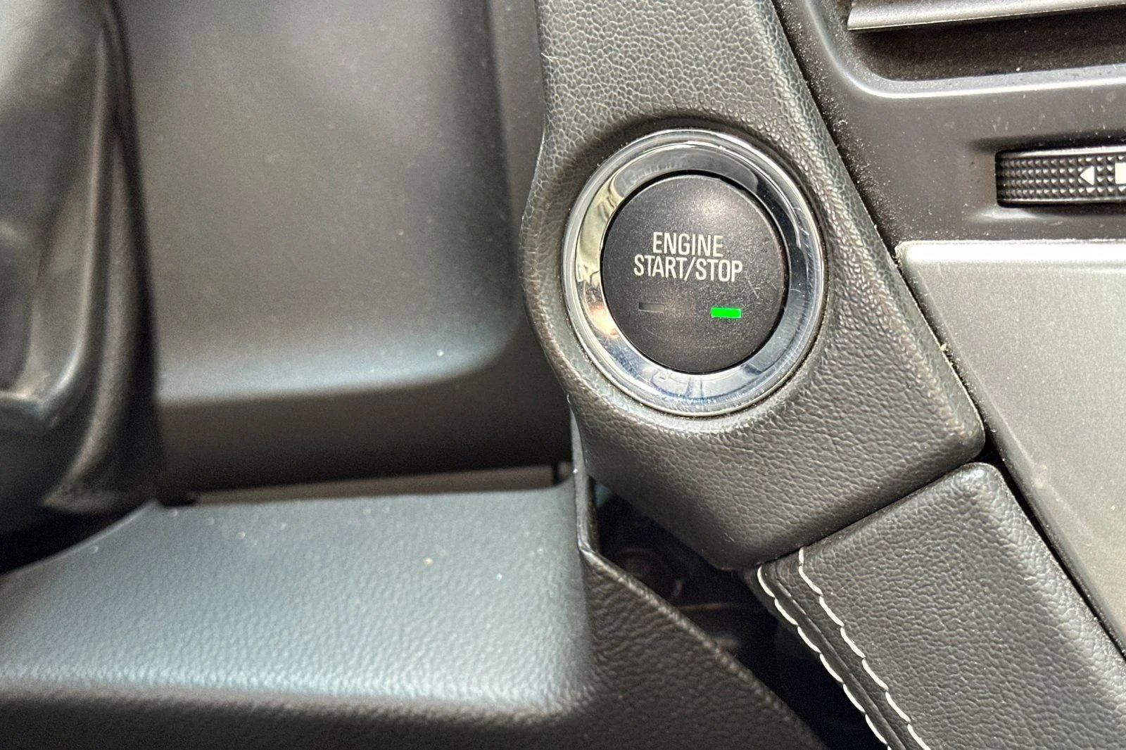 Used 2018 Black Chevrolet Premier image 24