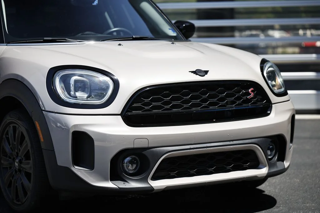 Used 2023 Rooftop Gray Metallic MINI Signature image 2